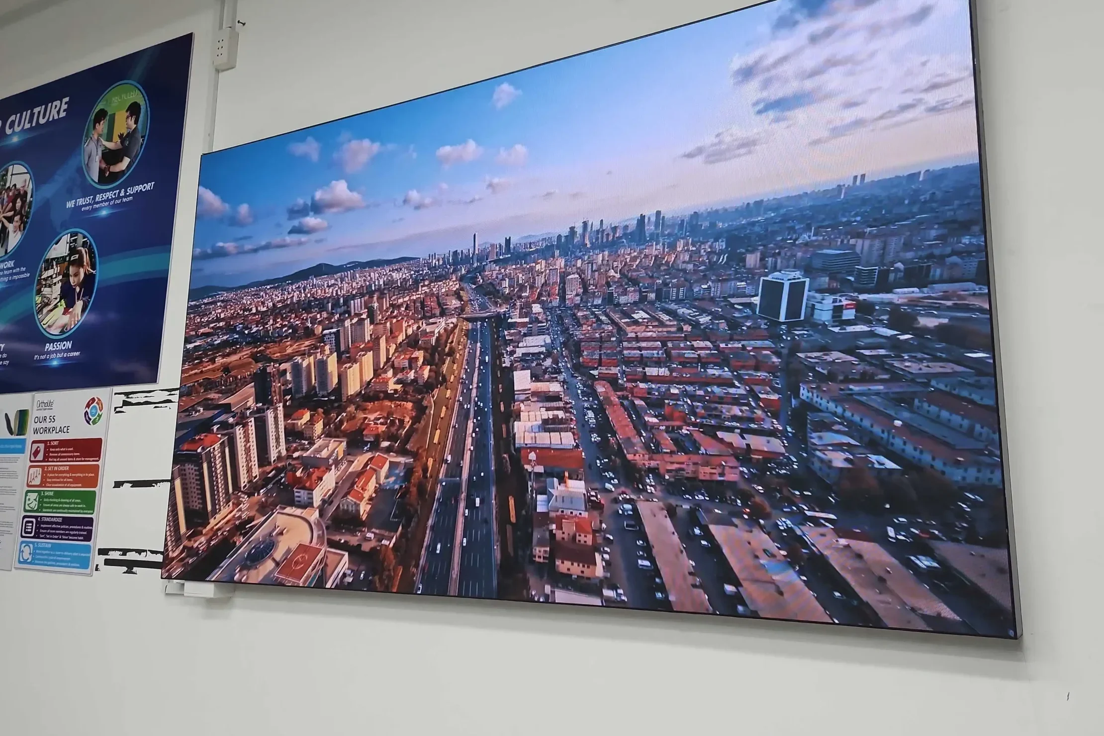Màn hình LED 100 inch - Màn hình LED P1.25 Phòng Họp Cty Orthlite Việt Nam