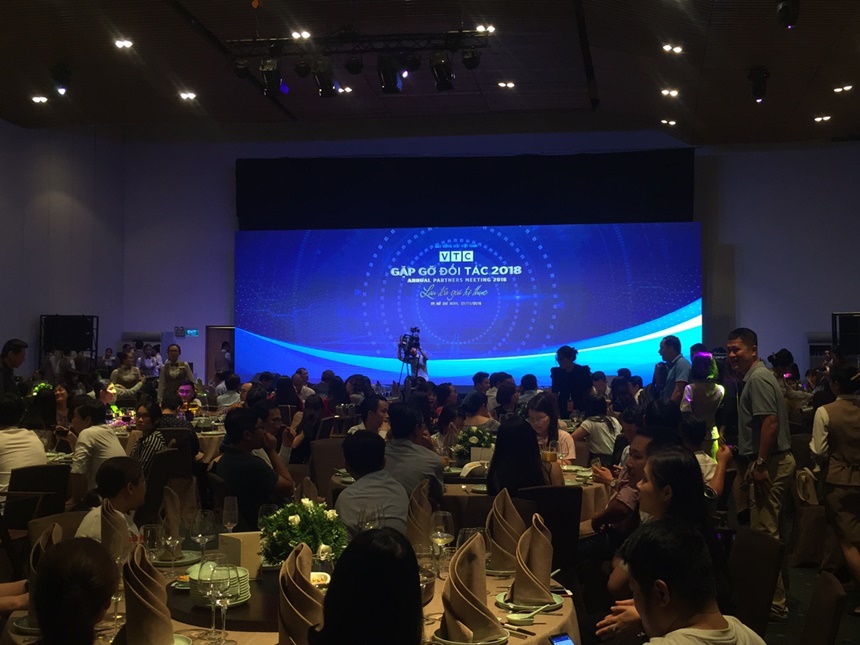 Tổng hợp Màn Hình LED 100 Inch, 150 Inch, 200 Inch, 300 Inch, 400 Inch, 500 Inch Giá Tốt Năm 2025