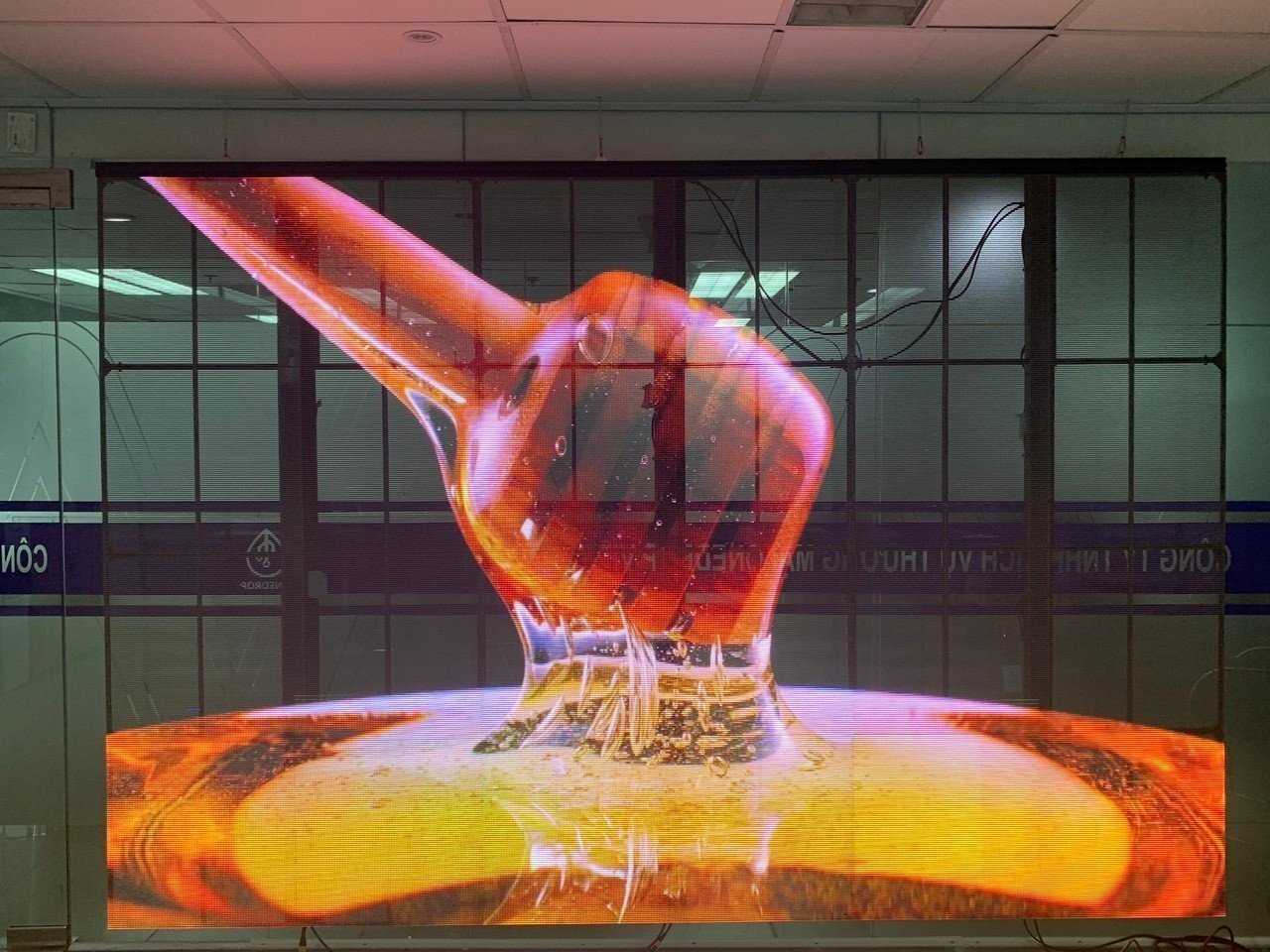 Màn hình LED trong suốt