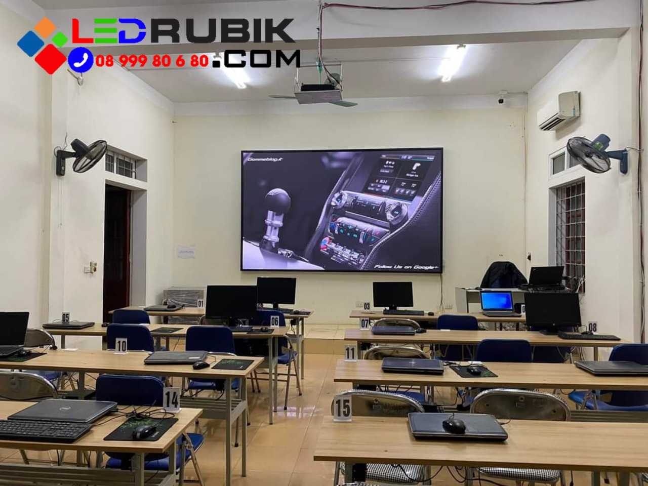 Màn hình LED P2 phòng họp