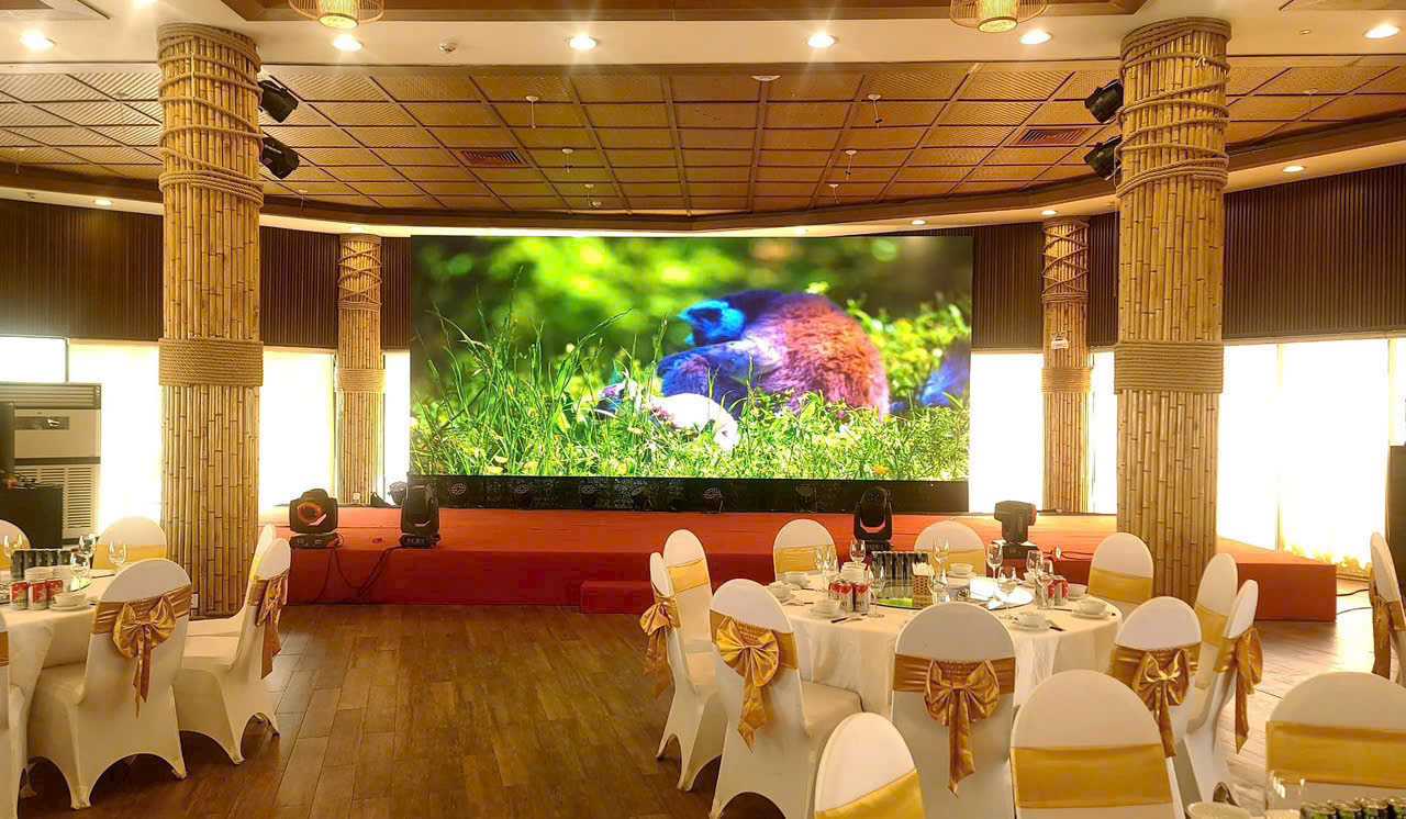 Màn hình LED nhà hàng tiệc cưới